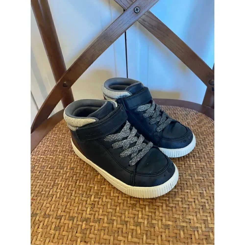 Boys Oshkosh navy boot size 10